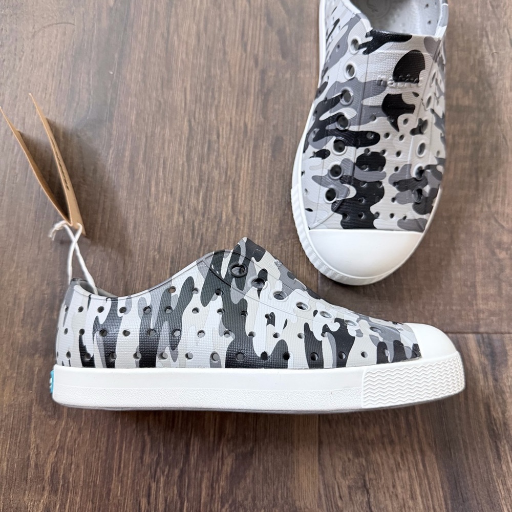 Native Jefferson Print Shoes | Mist Camo | Size: 10 - Picture 7 of 9